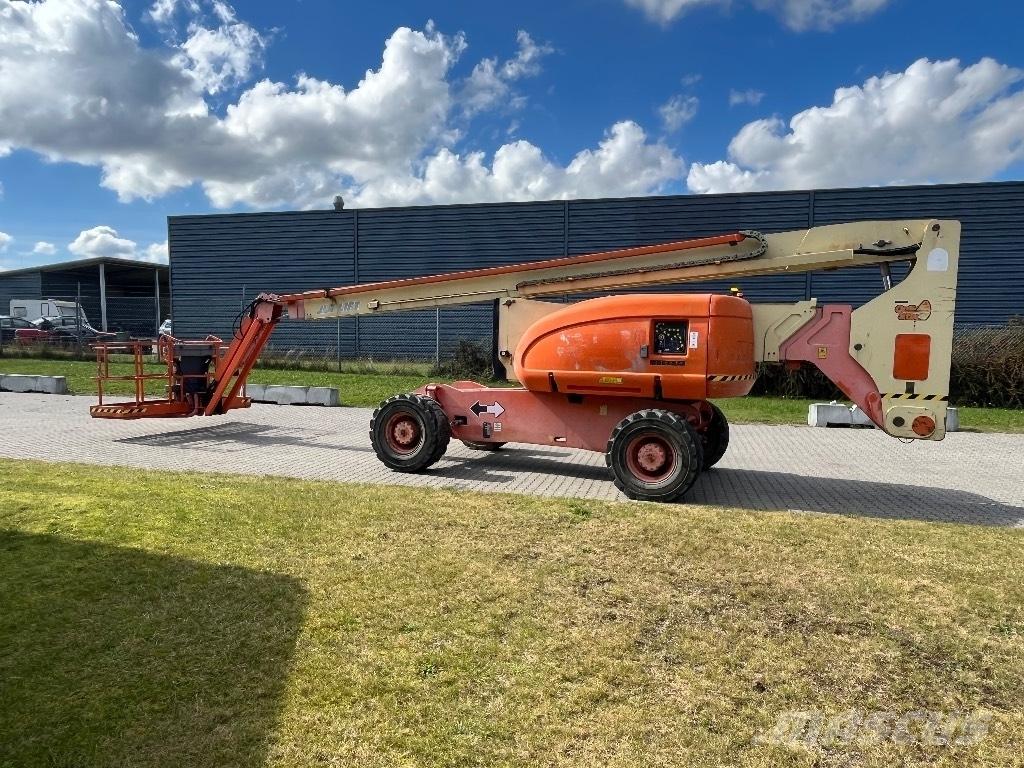 JLG 800 AJ 曲臂高空作業車