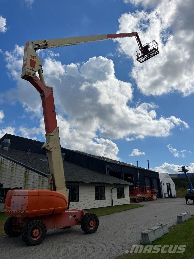 JLG 800 AJ 曲臂高空作業車