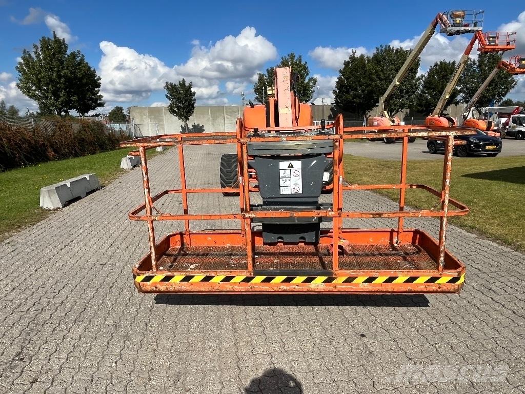 JLG 800 AJ 曲臂高空作業車