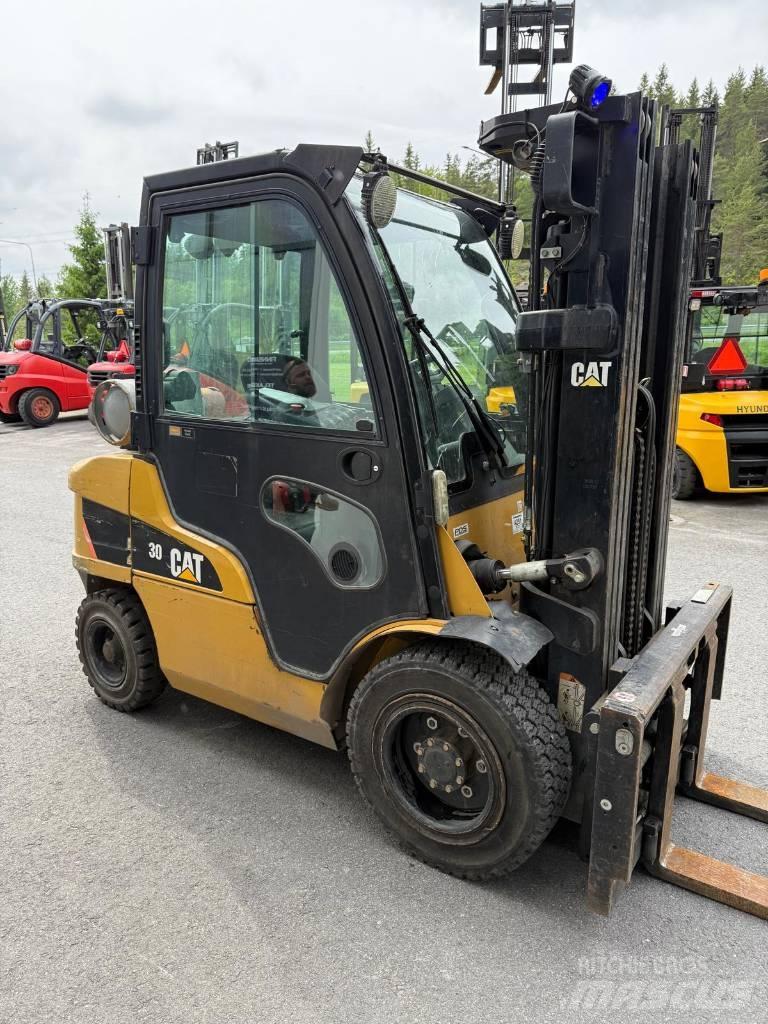 CAT GP 30 N 液化石油氣LPG卡車
