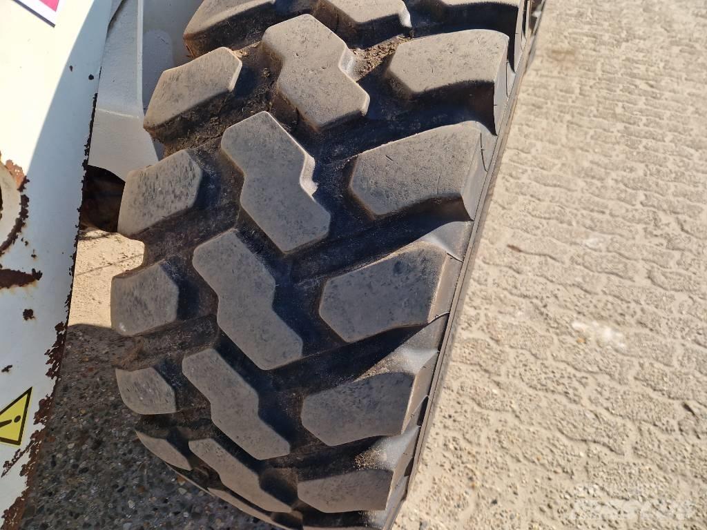Terex TL 100 輪胎式裝載機