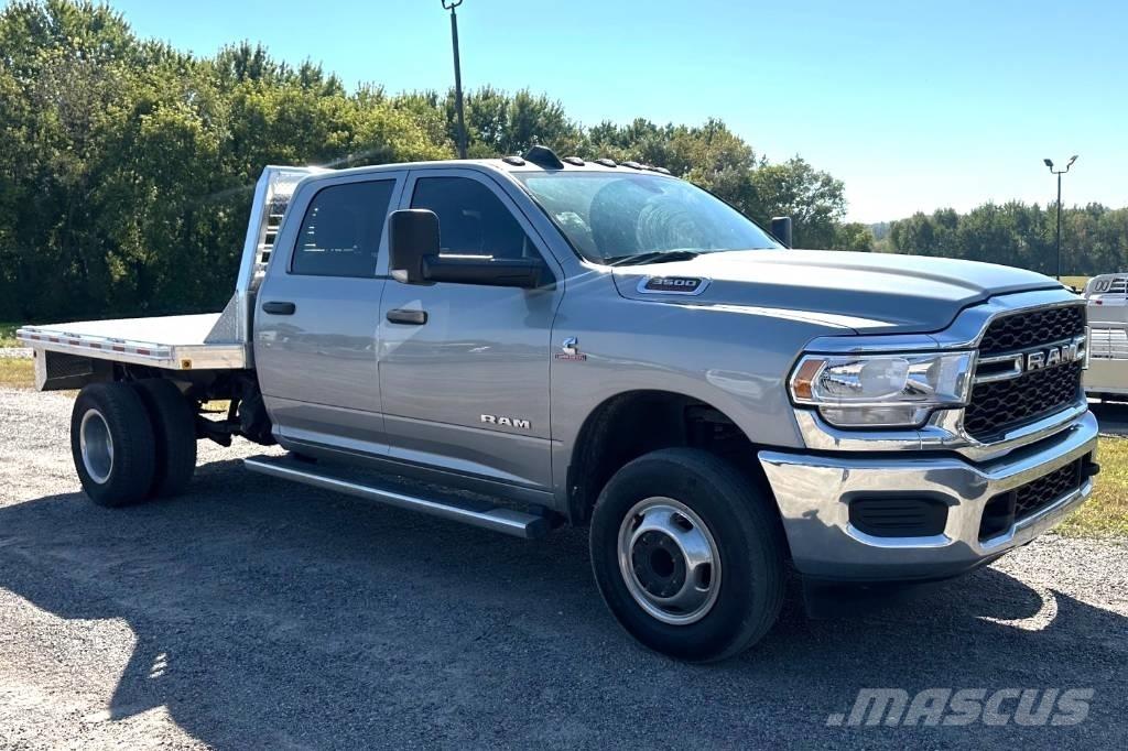 RAM 3500 TRADESMAN 平板式/側卸式卡車