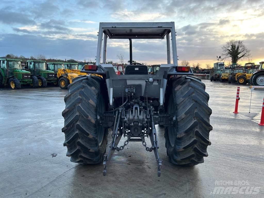 Massey Ferguson 390 曳引機