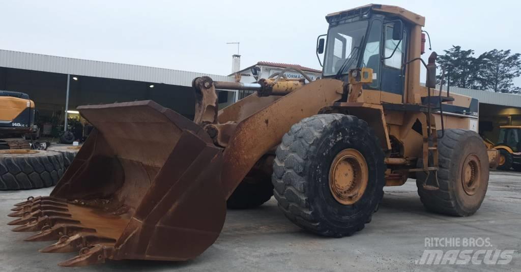 Komatsu WA500-1 輪胎式裝載機