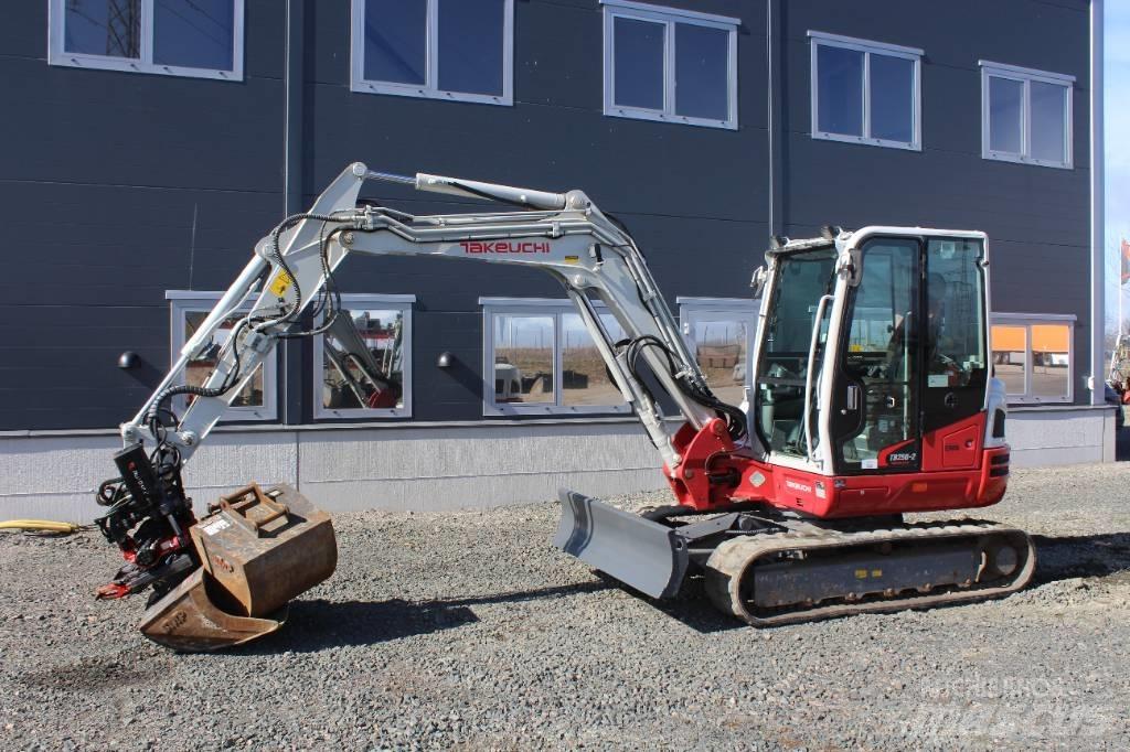Takeuchi TB 250 小型挖土機/掘鑿機<7t(小型挖掘機)