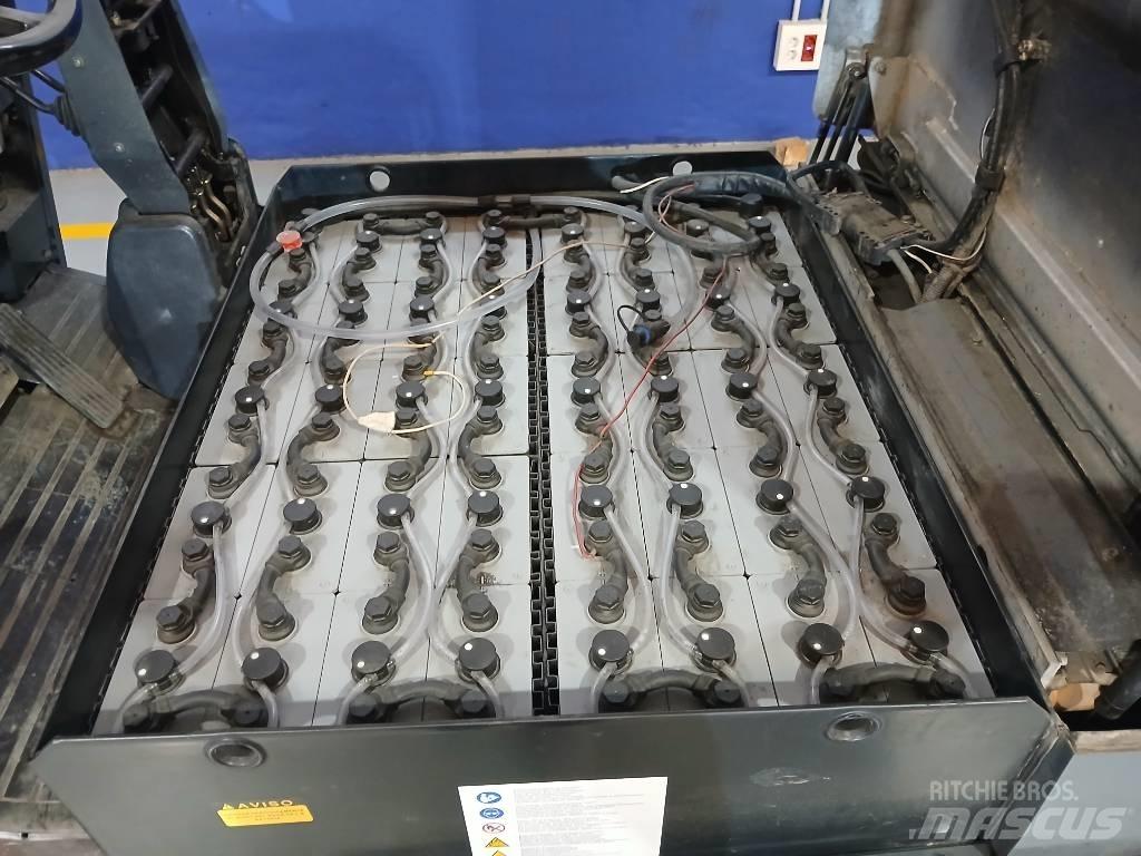 Nissan GQ02 L 30 CU 電動堆高機