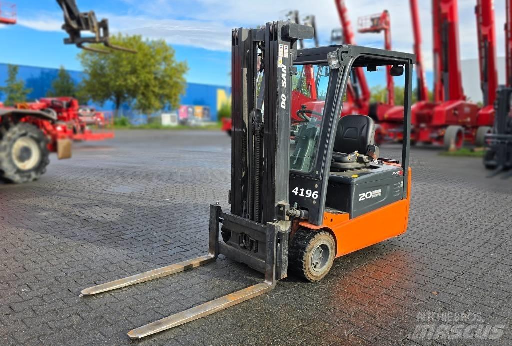 Doosan B 20 T-5 FFT 電動堆高機