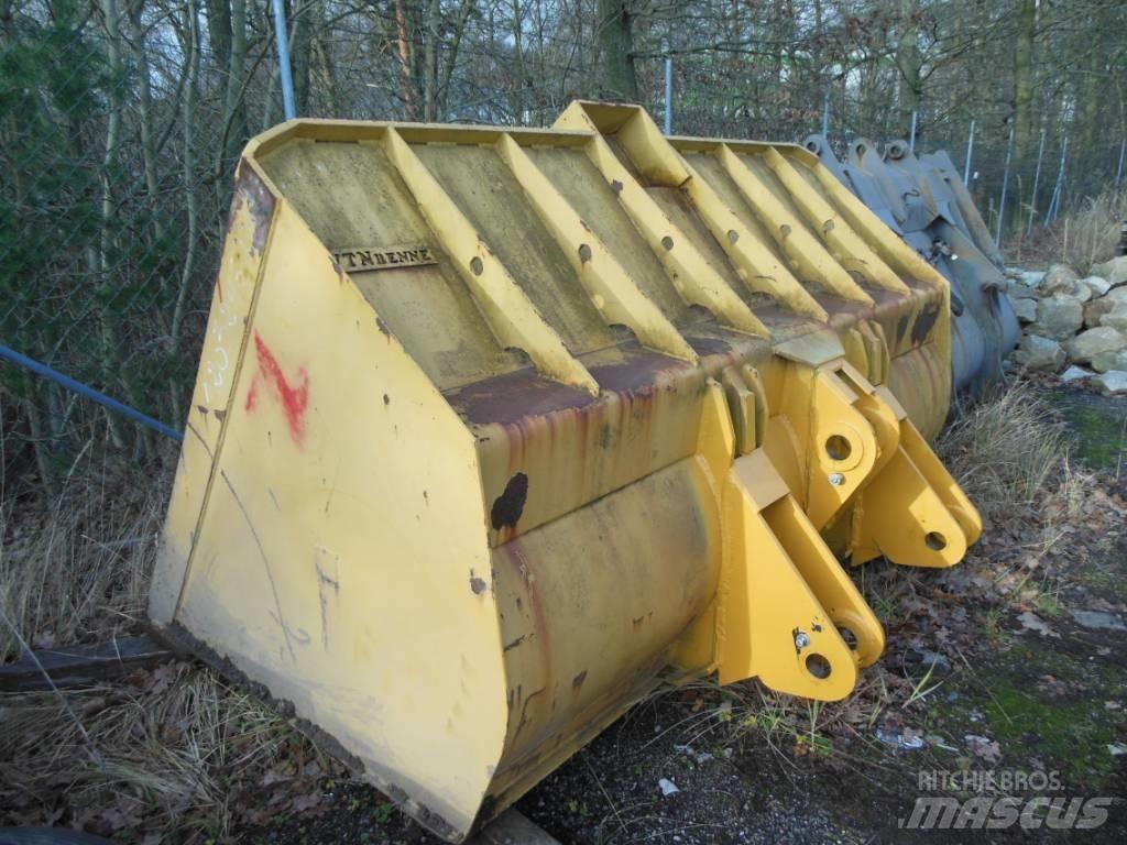Volvo L 120 輪胎式裝載機