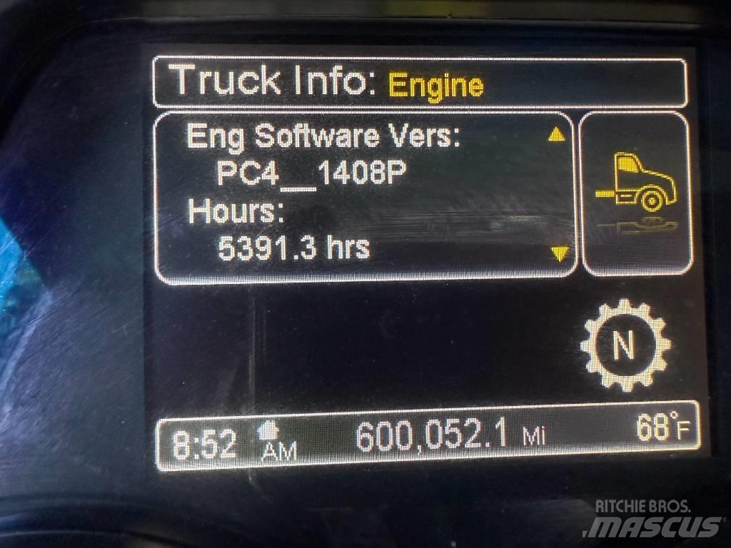 Peterbilt 567 曳引機組件