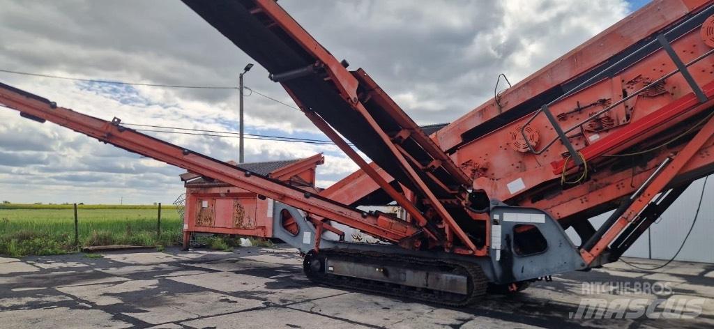 Sandvik QA 450 移動式篩選機