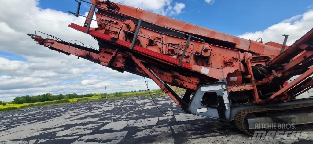 Sandvik QA 450 移動式篩選機