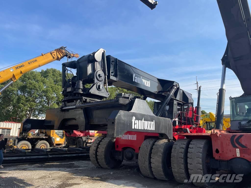 Fantuzzi CS 45 KM 前伸型堆積機