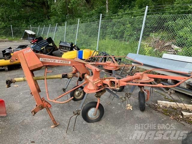 Deutz-Fahr KH400 DN 耙與翻草機