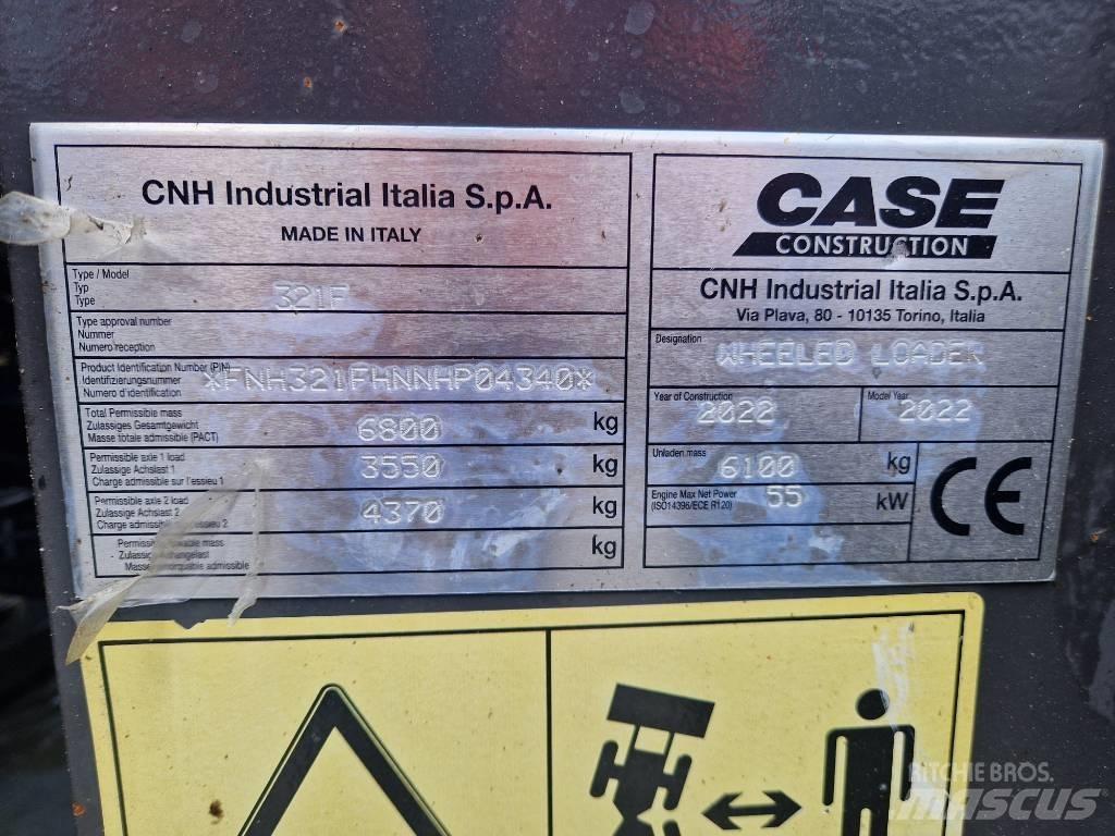 CASE 321 F 輪胎式裝載機