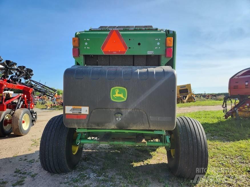 John Deere 450 M 圓型牧草打包機