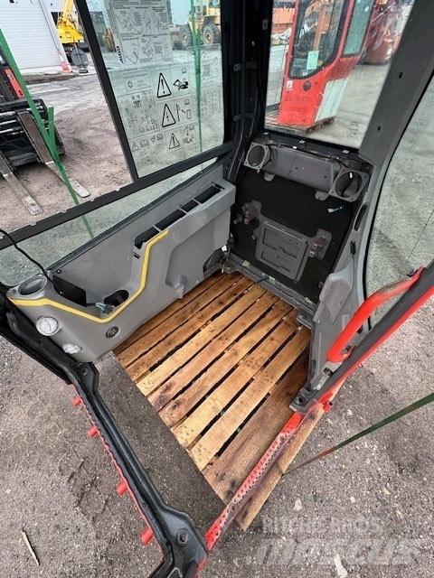 Volvo ECR 88 D 駕駛室與內部