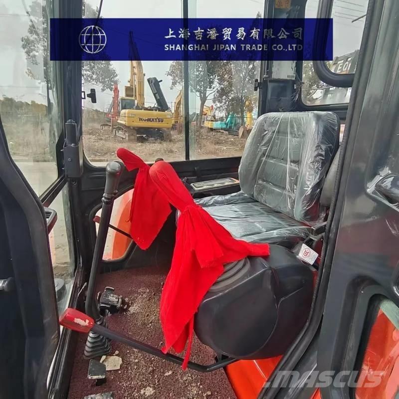 Kubota U 30 小型挖土機/掘鑿機<7t(小型挖掘機)