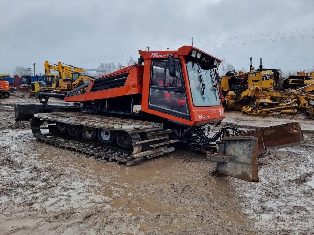 Prinoth Bully 履帶推土機