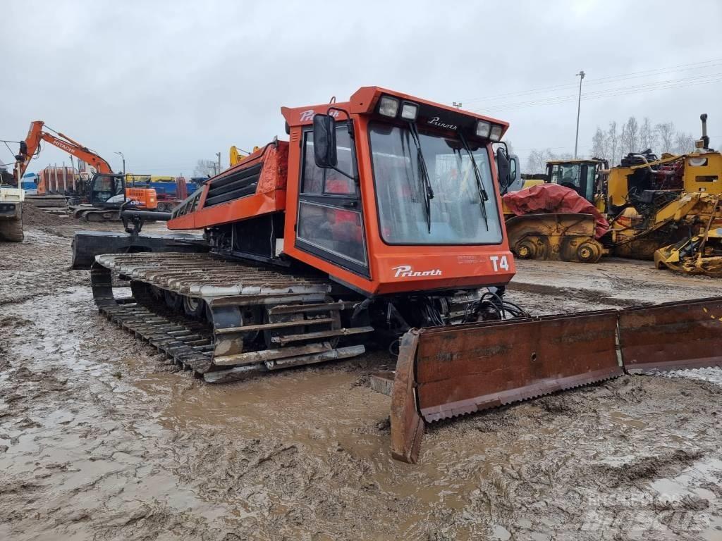Prinoth Bully 履帶推土機