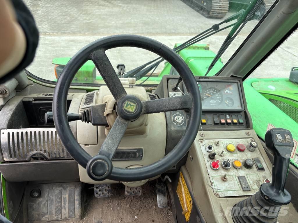 Merlo Turbofarmer 伸縮臂操作車