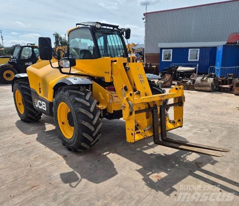 JCB 531-70 伸縮臂操作車