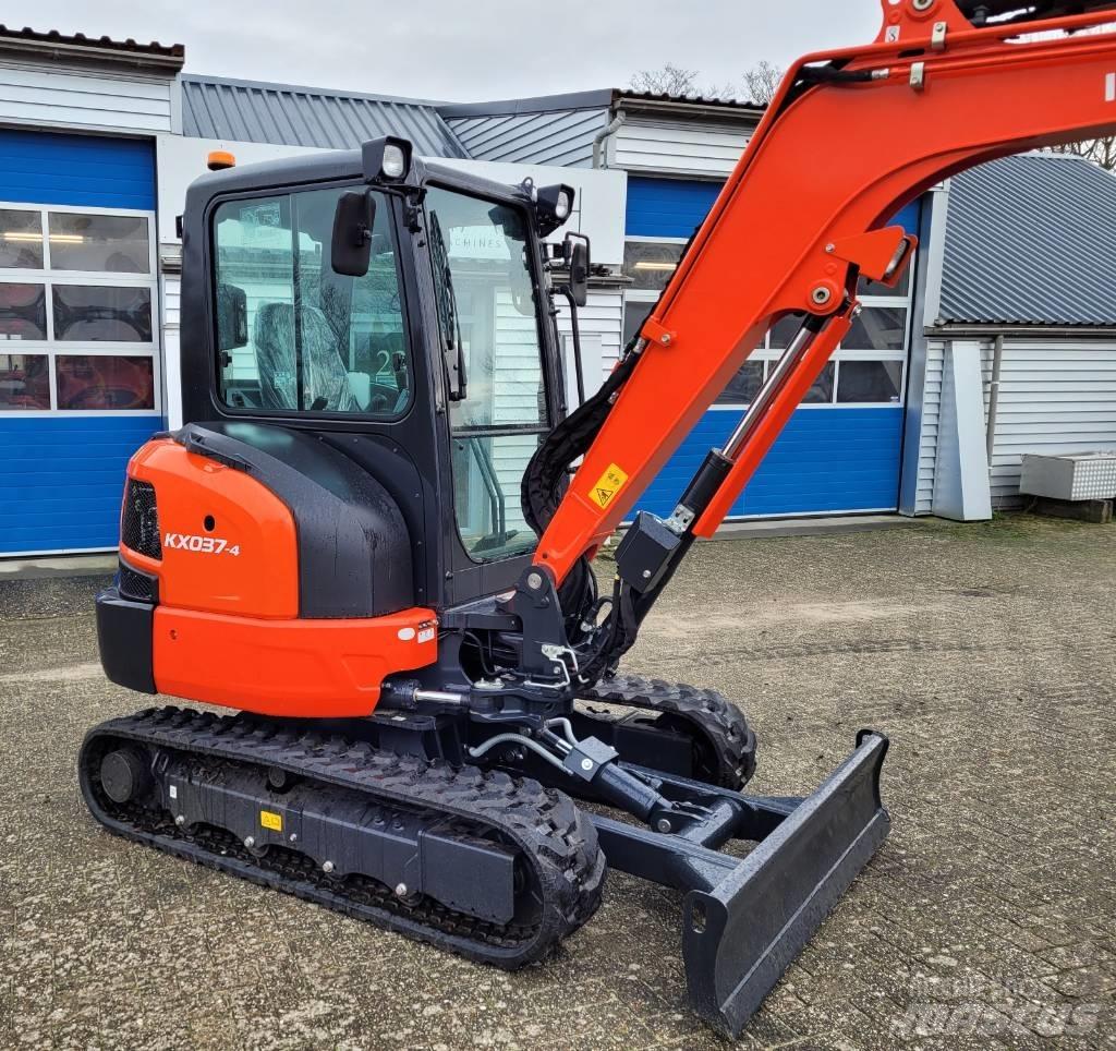 Kubota KX 037-4 小型挖土機/掘鑿機<7t(小型挖掘機)