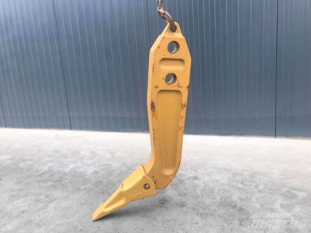 Komatsu D61 Shank 鬆土機