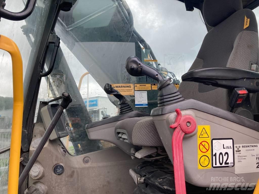 Volvo EC 220 DL 履帶式 挖土機/掘鑿機/挖掘機