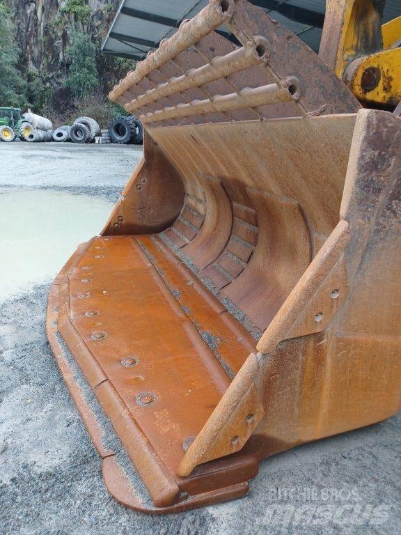 Komatsu WA800-3 輪胎式裝載機