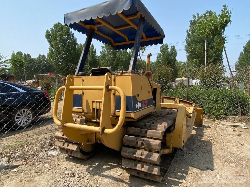 Komatsu D21P-6 履帶推土機