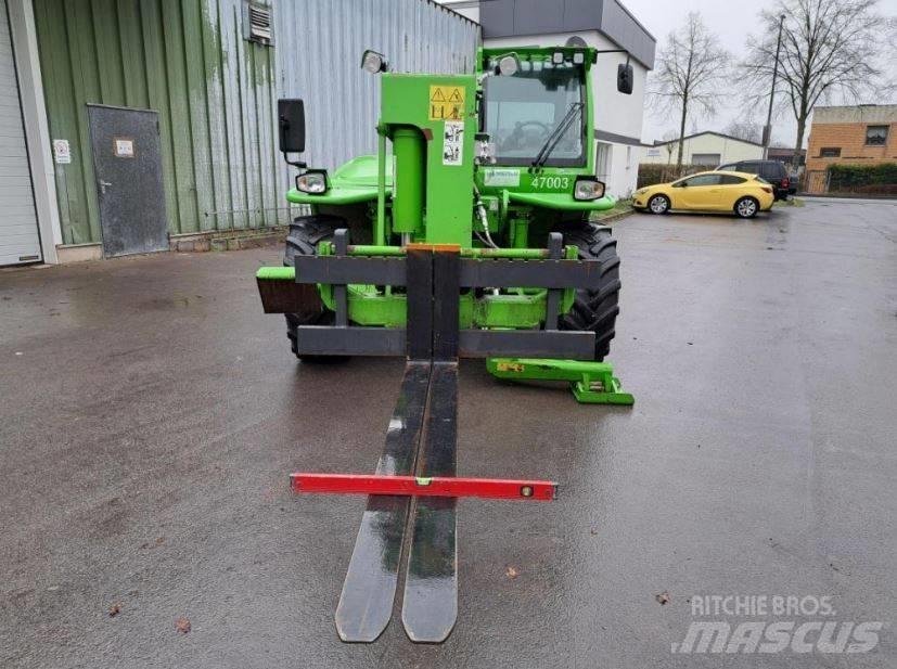 Merlo P 40.17 伸縮臂操作車