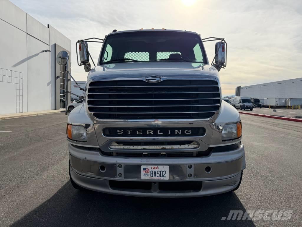 Sterling AT 9500 起重可拆卸式卡車