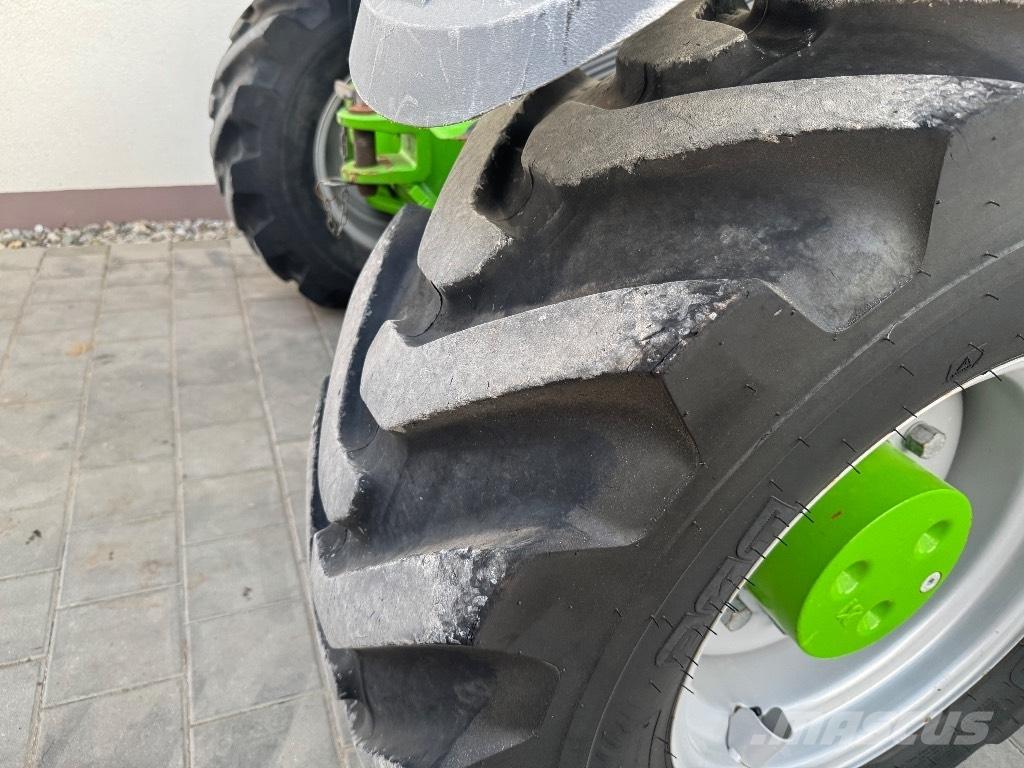 Merlo TF 33.7 伸縮臂操作車