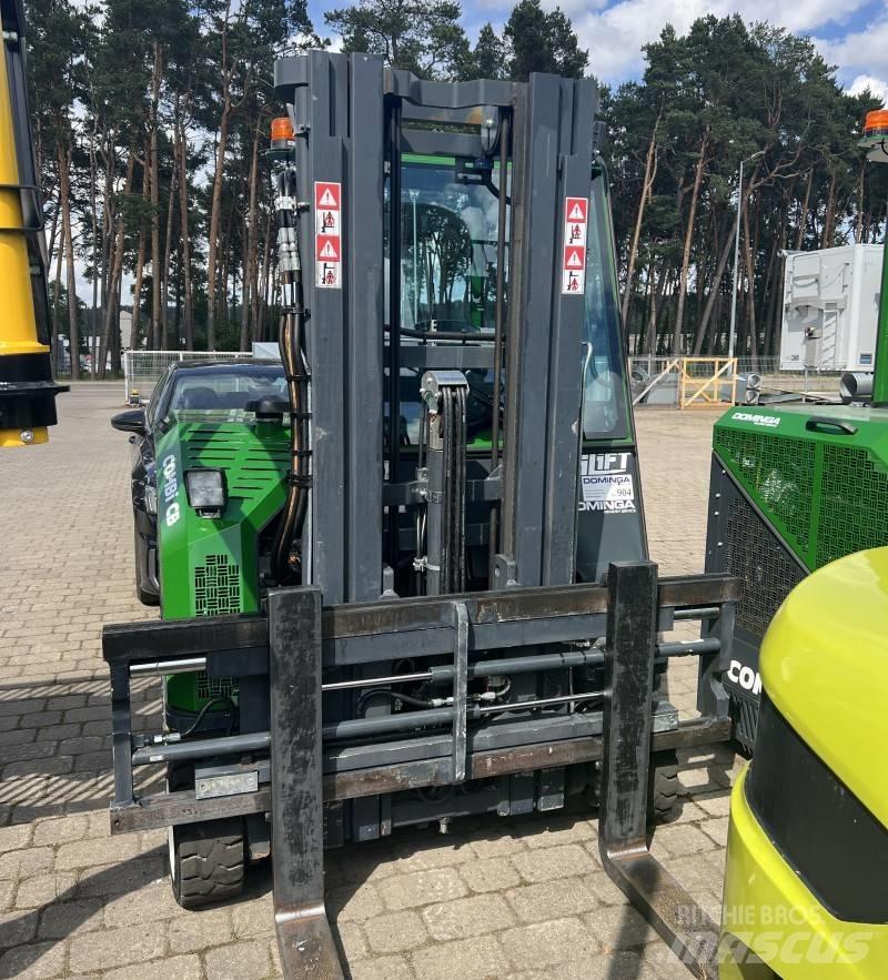 Combilift CB2500 四向前伸式堆高機(叉車)