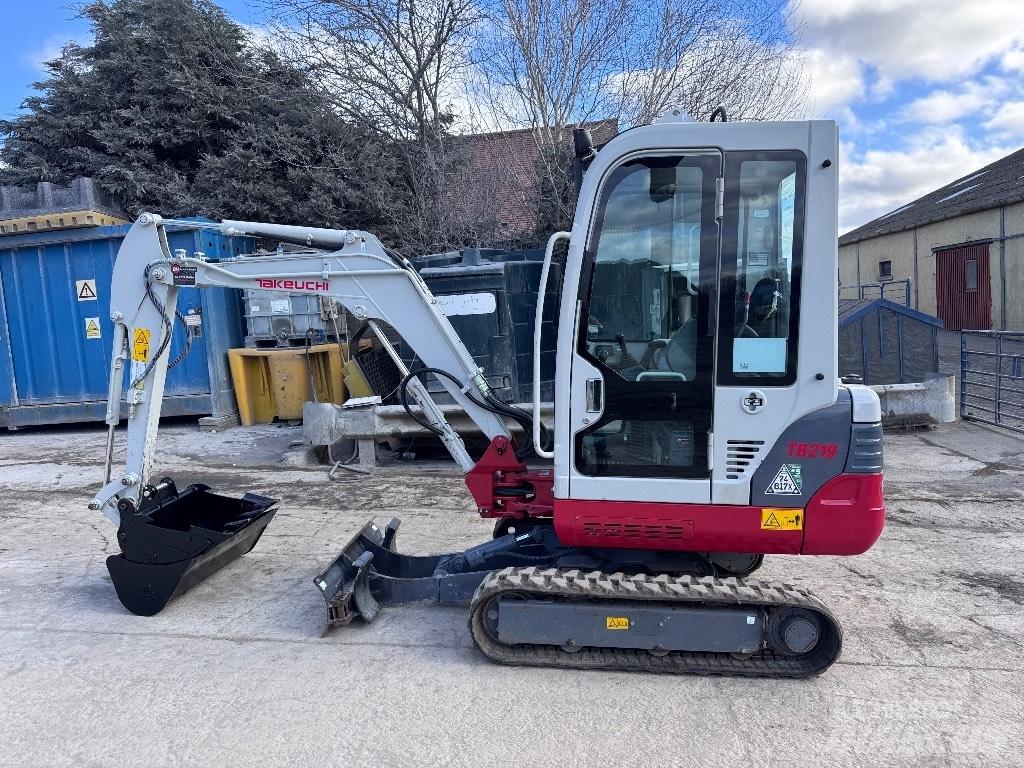 Takeuchi TB 219 小型挖土機/掘鑿機<7t(小型挖掘機)