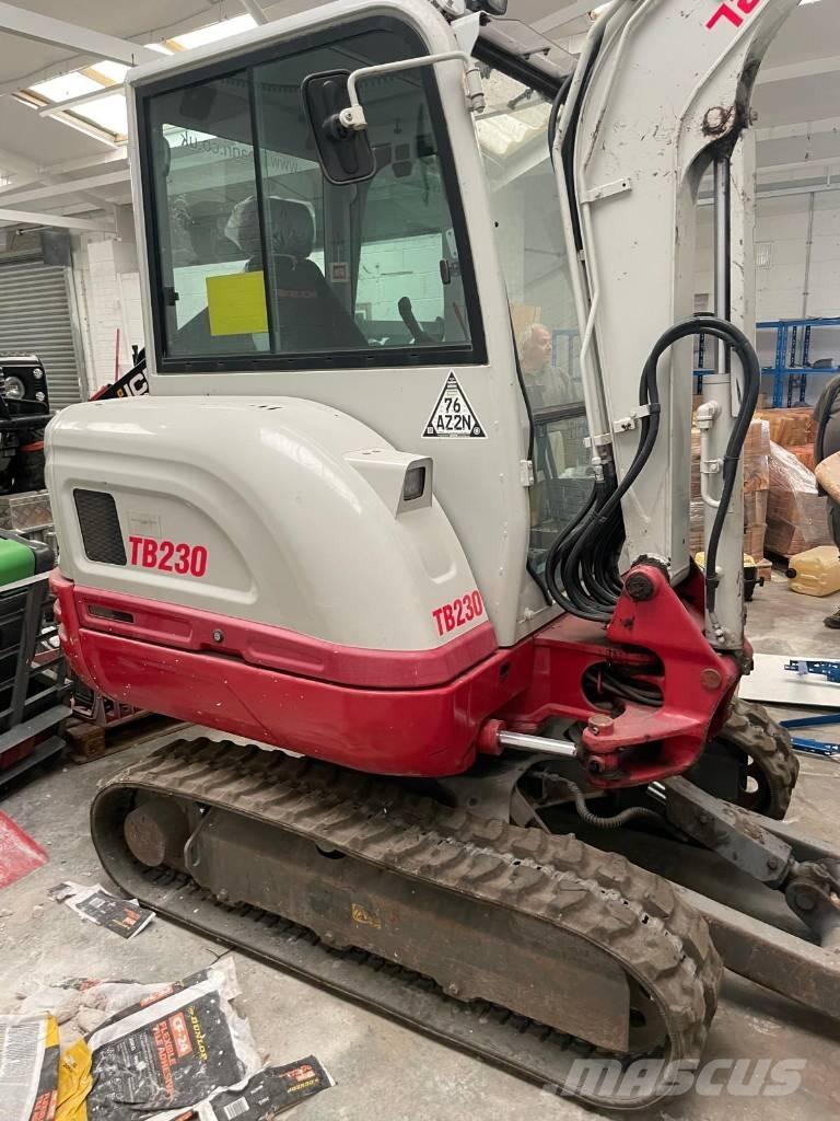 Takeuchi TB 230 小型挖土機/掘鑿機<7t(小型挖掘機)