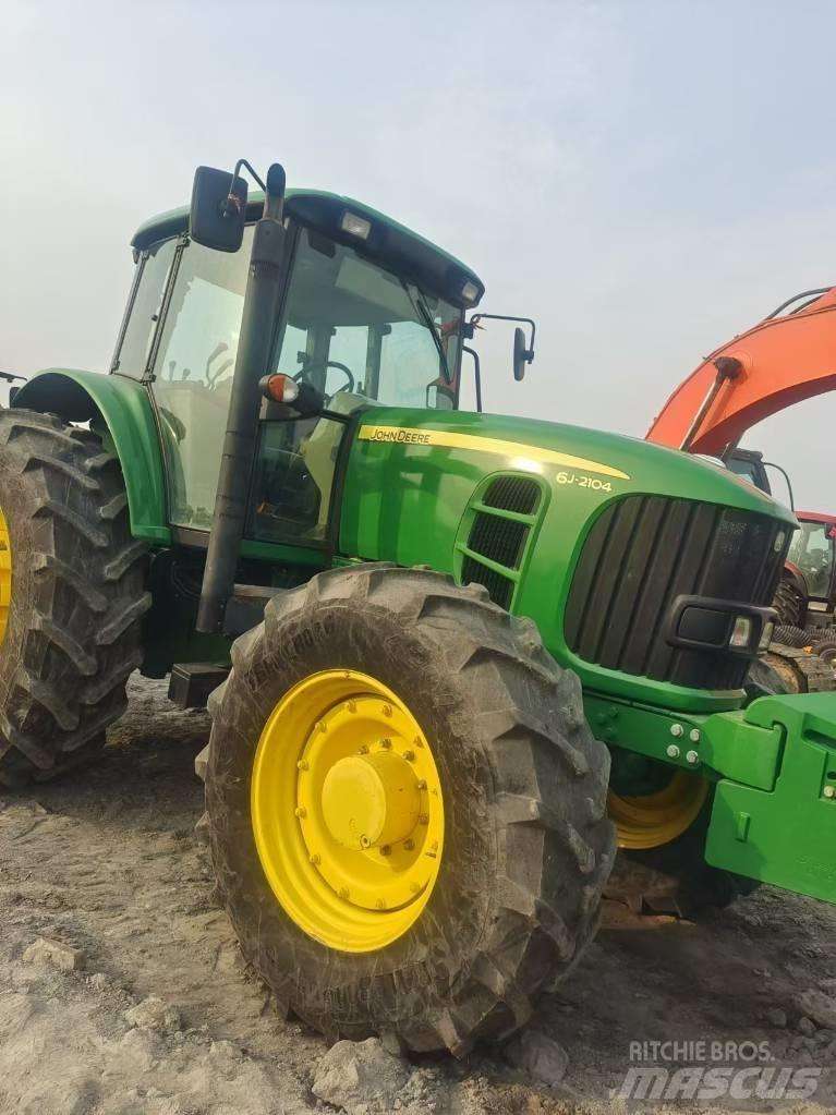 John Deere 6J-2104 曳引機