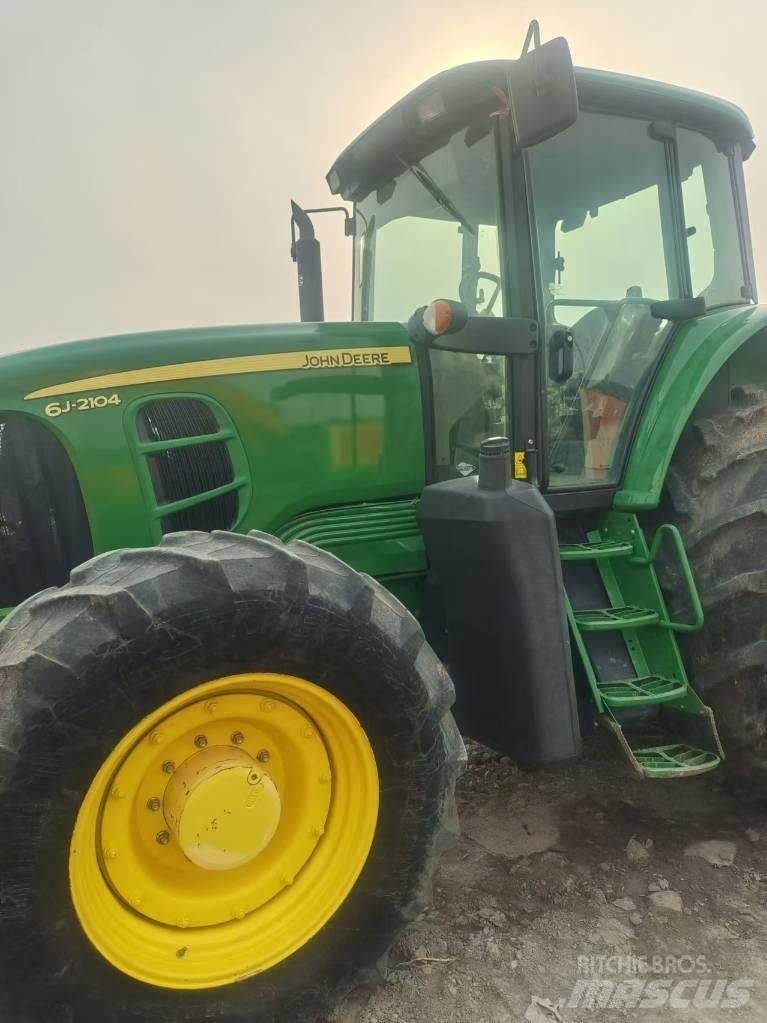 John Deere 6J-2104 曳引機