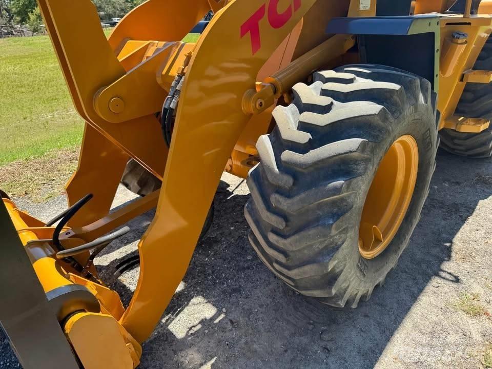 TCM E 820 輪胎式裝載機