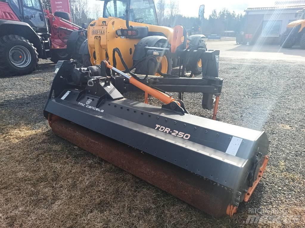 TMC TDR 250 莖葉去葉機