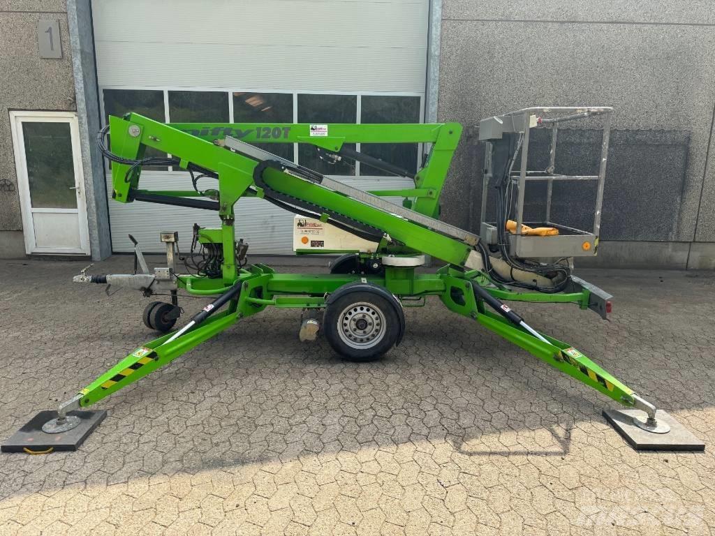 Niftylift 120 T 拖車裝載高空作業平台
