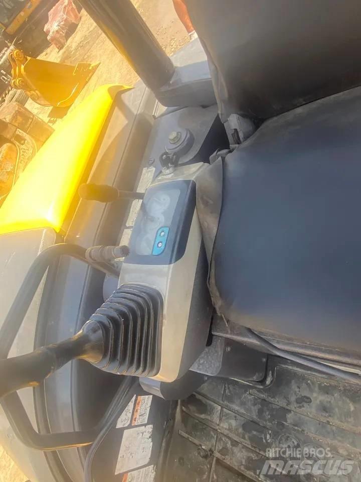Komatsu PC 40 MR-2 小型挖土機/掘鑿機<7t(小型挖掘機)