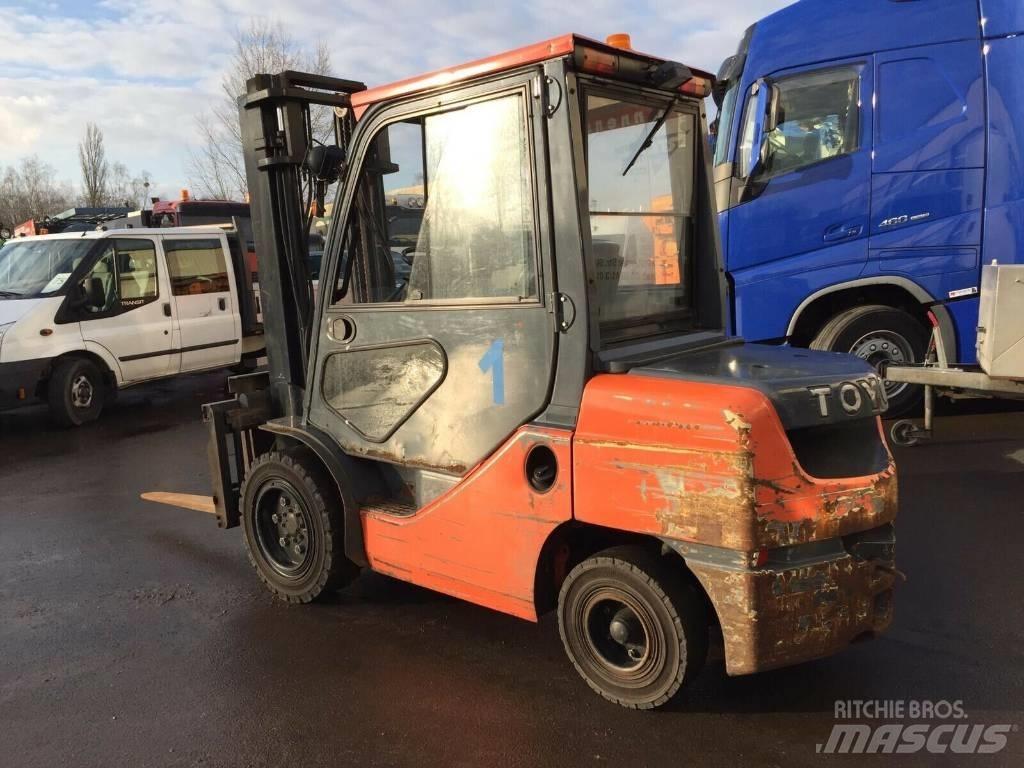Toyota 02-8 FD JF 35 柴油卡車