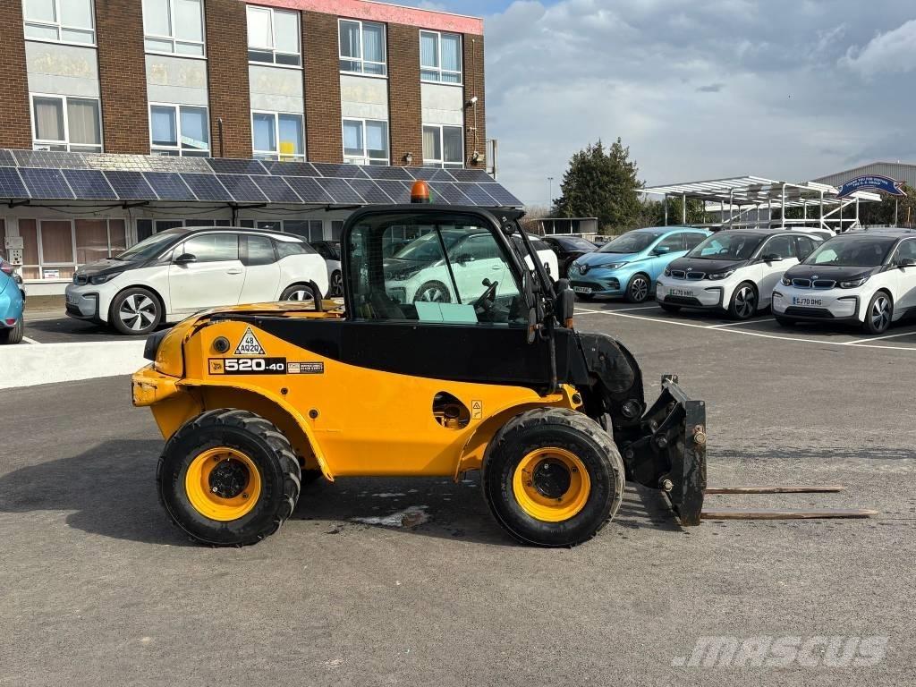 JCB 520-40 伸縮臂操作車