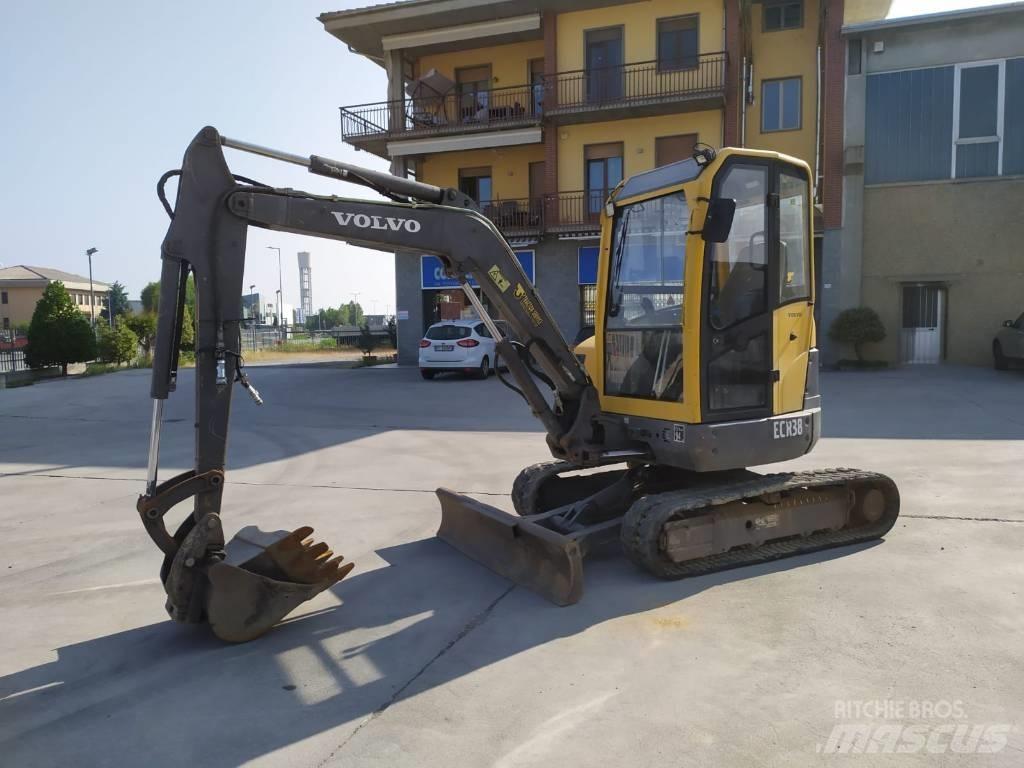 Volvo ECR 38 小型挖土機/掘鑿機<7t(小型挖掘機)