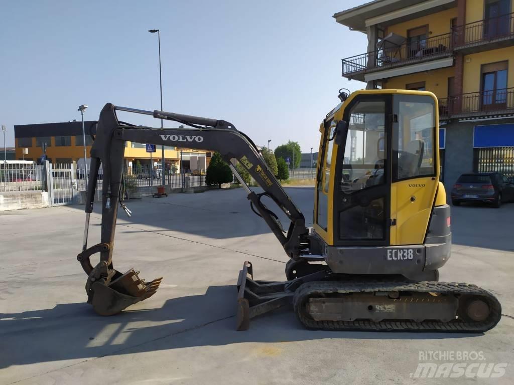 Volvo ECR 38 小型挖土機/掘鑿機<7t(小型挖掘機)