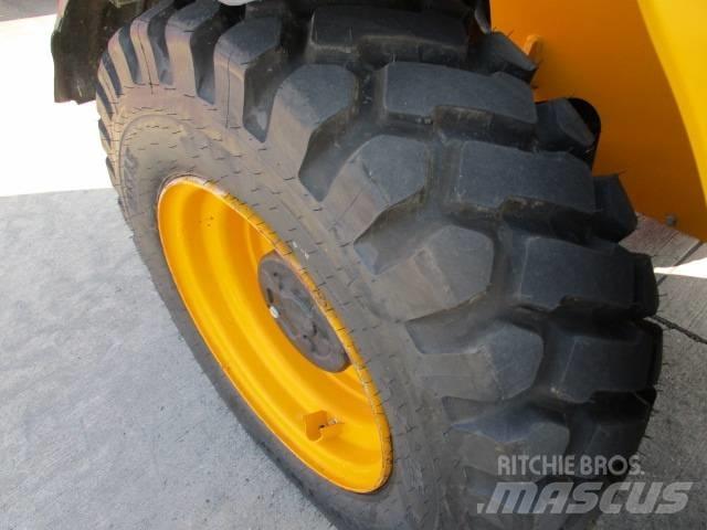 JCB 535-95 (646) 伸縮臂操作車
