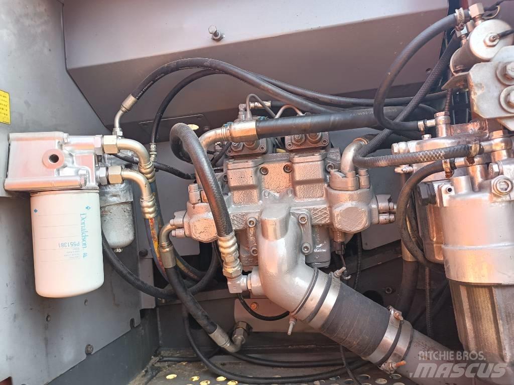Hitachi ZX 200 中型挖土機/掘鑿機/挖掘機 7t-12t