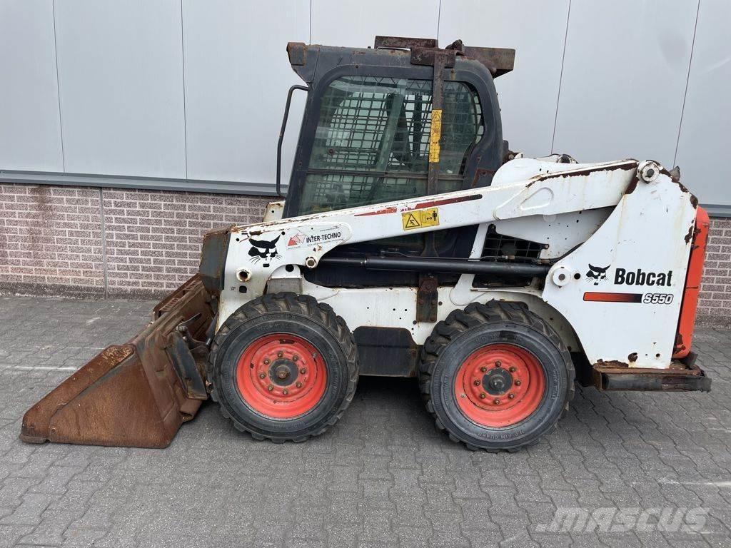 Bobcat S550 滑移轉向裝載機