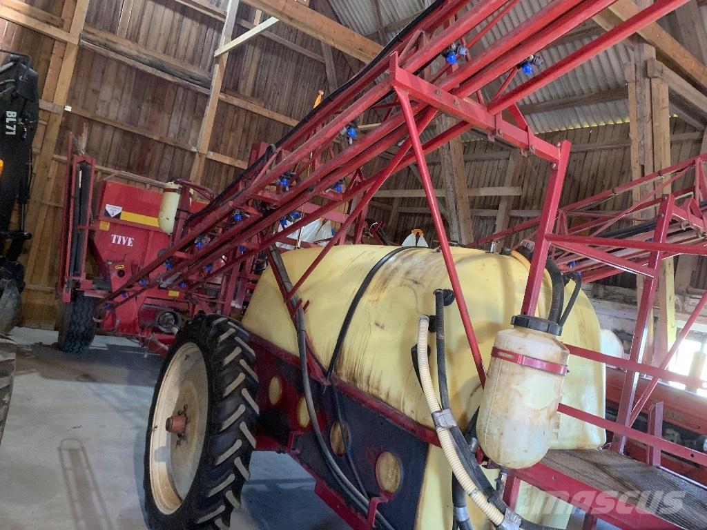 Hardi TZY 2400 牽引式噴霧機
